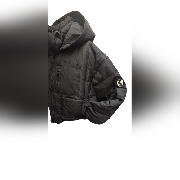 *NWT* VHNY cropped black puffer - Picture 2 of 5